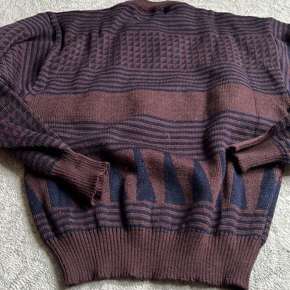 MEN’S Vintage Crew knit Brown Sweater Size Medium - Picture 5 of 6